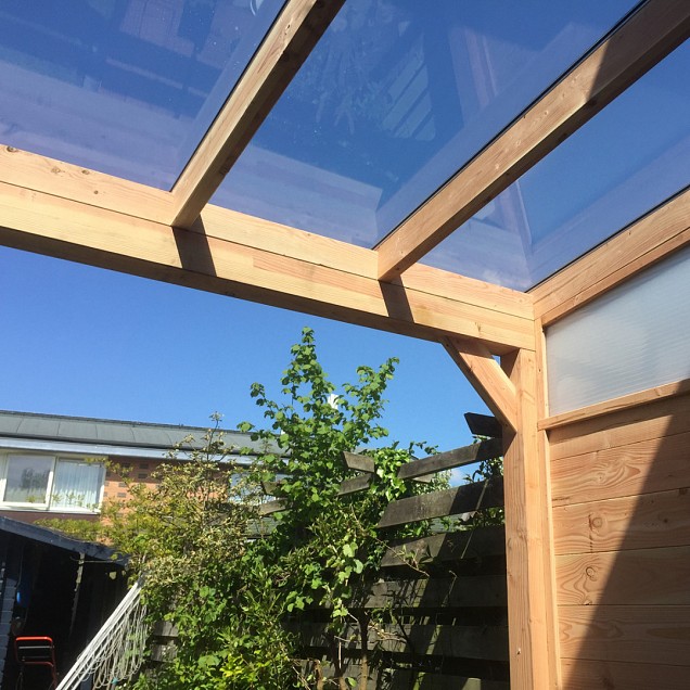 Pext Veranda Douglas - 6800x4000 muuraanbouw - staanders 18x18 cm - wit - gelaagd glas