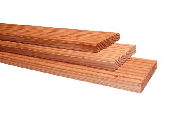 Douglas geprofileerd dekdeel. 1 zijde grof profiel. 1 zijde glad. 2.5x14.5x500 cm onbehandeld