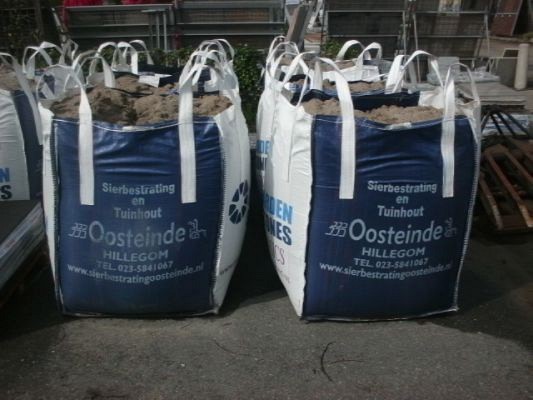 Big bag ophoogzand halve